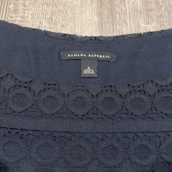 2 Fully Lined Lace Tops from Banana Republic - Picture 4 of 6